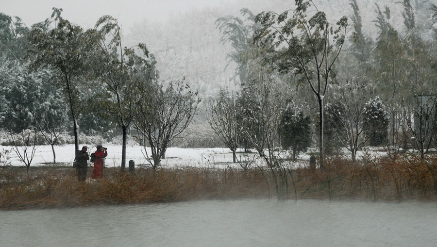 大雪还在继续----- 摄影 摄乐