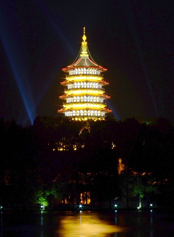 雷峰塔夜景 摄影 牧海益友