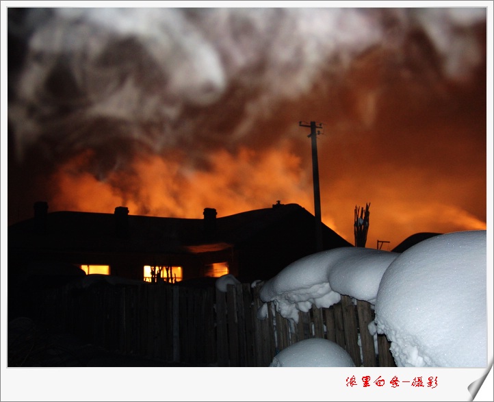 雪乡之夜红彤彤 摄影 浪里白条a