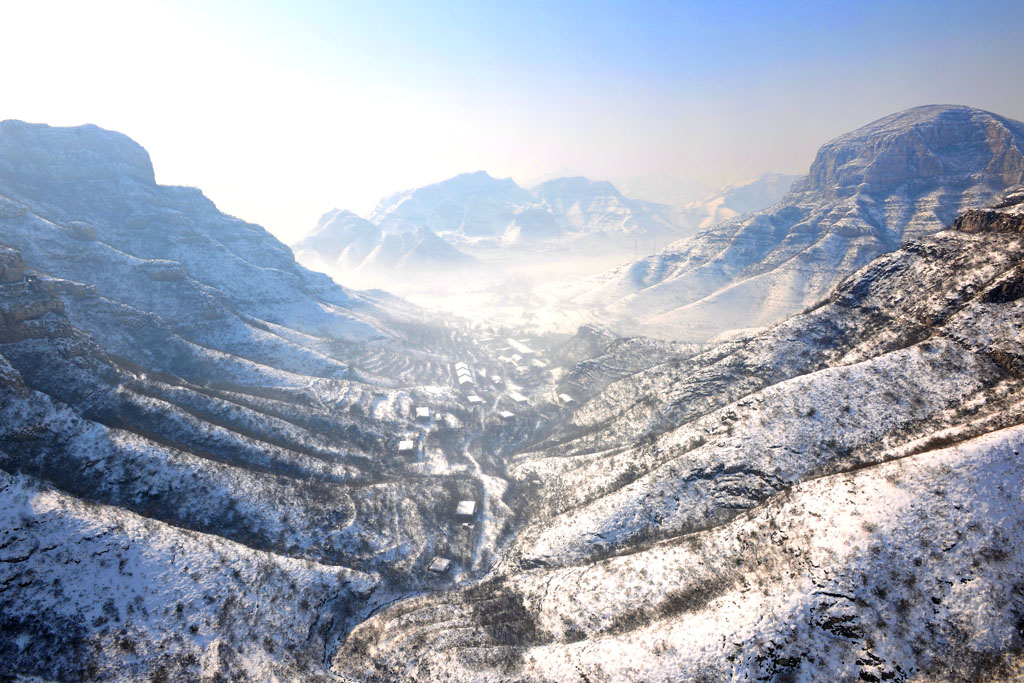 大雪山村 摄影 康慨