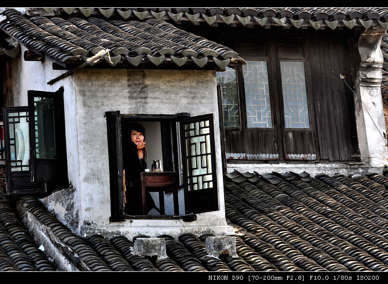 正在阁楼观风景 摄影 鹰眼穿空