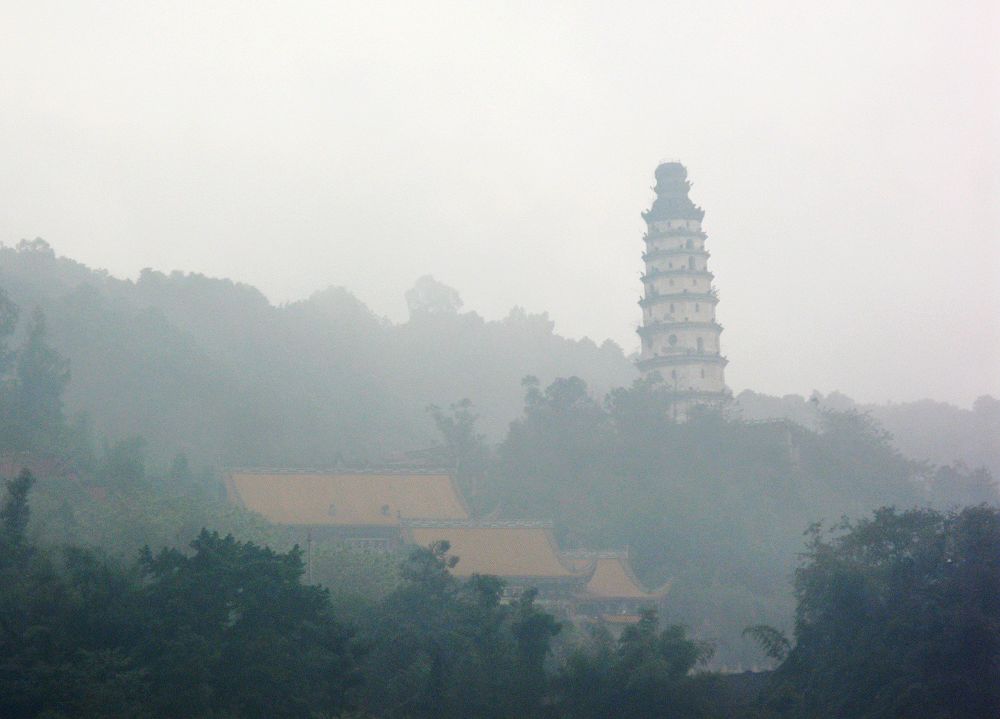 细雨中的白塔 摄影 岁月的流光