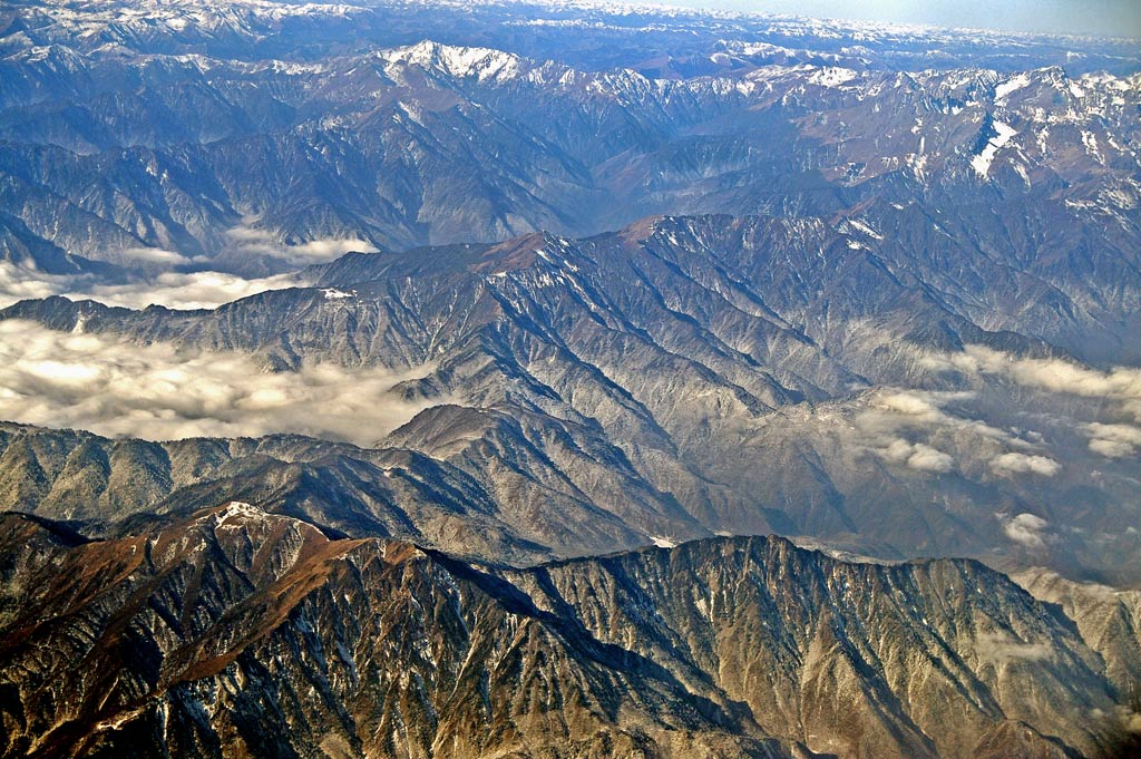 绵延巍峨的岷山 摄影 石舫