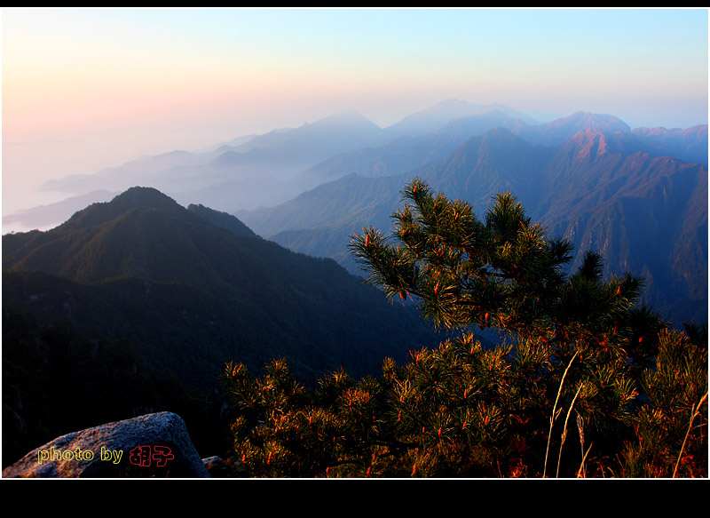 武功山——羊狮幕之晨 摄影 hzx