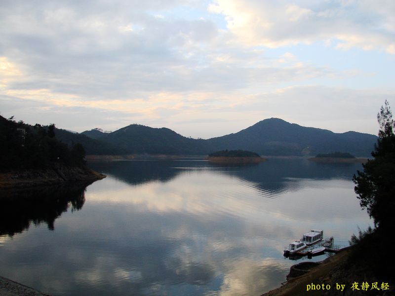 七彩湖 摄影 夜静风轻