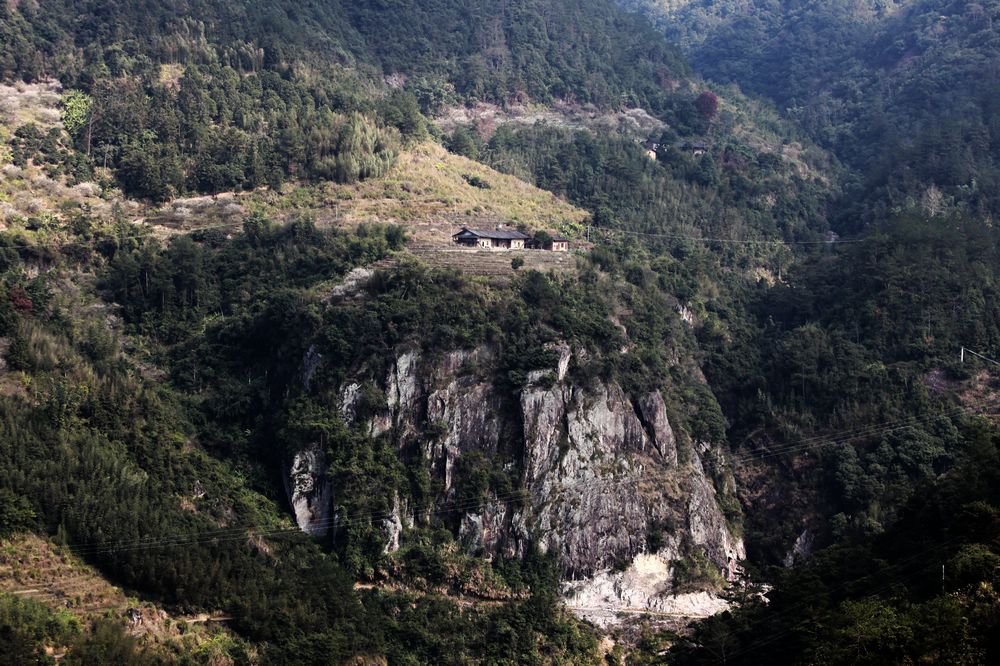 深山人家 摄影 路过路边