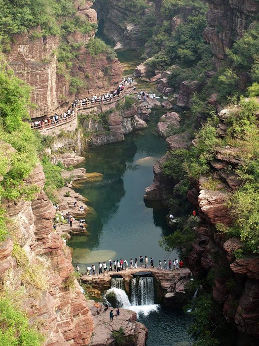 深深峡谷----河南云台山红石峡200809 摄影 菲菲20091022