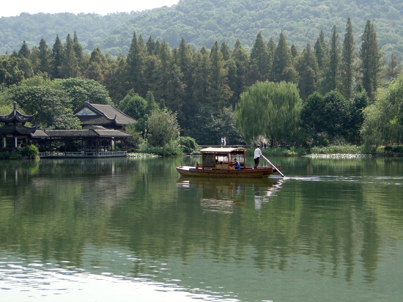 小船荡悠悠 摄影 怀能