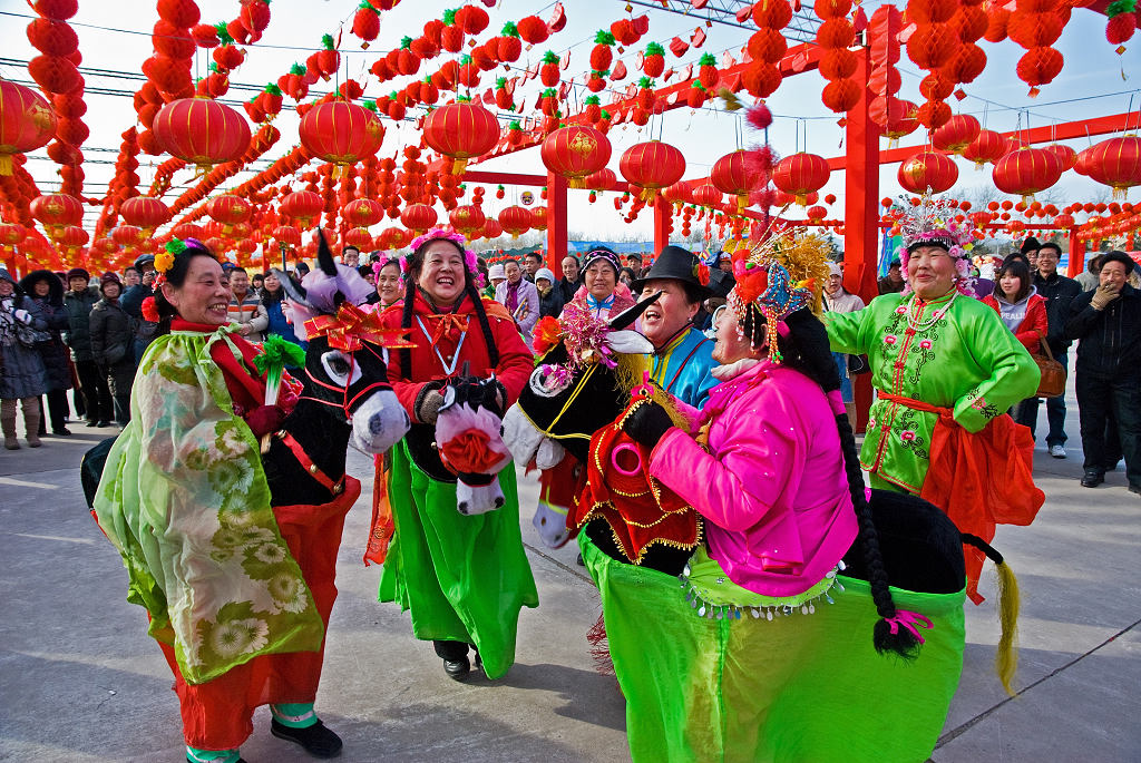 热热闹闹过大年 摄影 相逢是歌