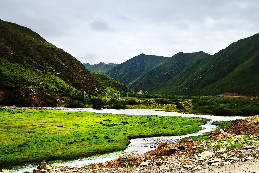 绕山流水 摄影 苗思