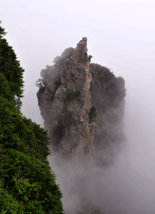 白石山风光-鳄鱼出水(光影花园） 摄影 林大林