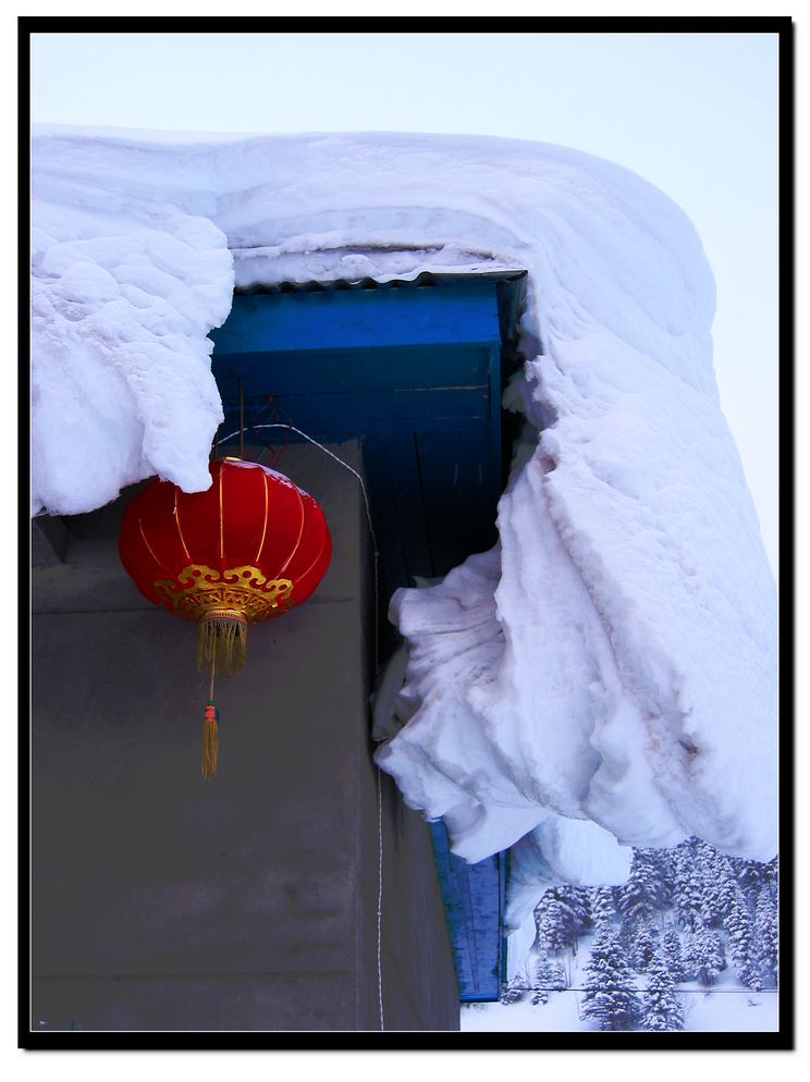 雪压屋檐 摄影 春雨潇潇