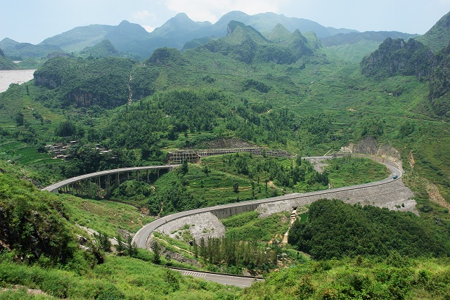 山路 摄影 天方地圆