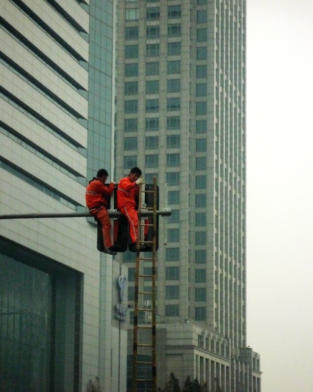 登高----上海扫街200911 摄影 菲菲20091022