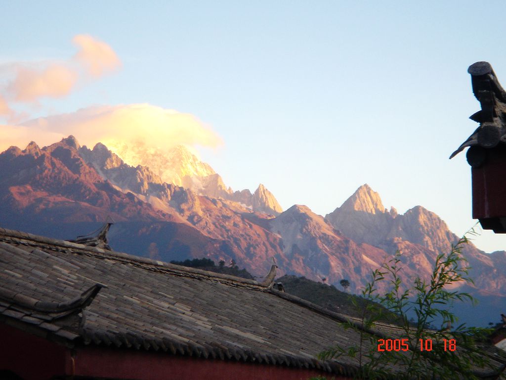 玉龙雪山 摄影 秋叶雨荷