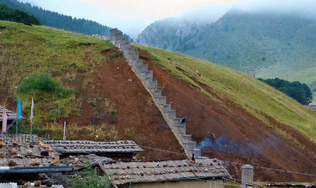 郎木寺的山坡 摄影 苗思