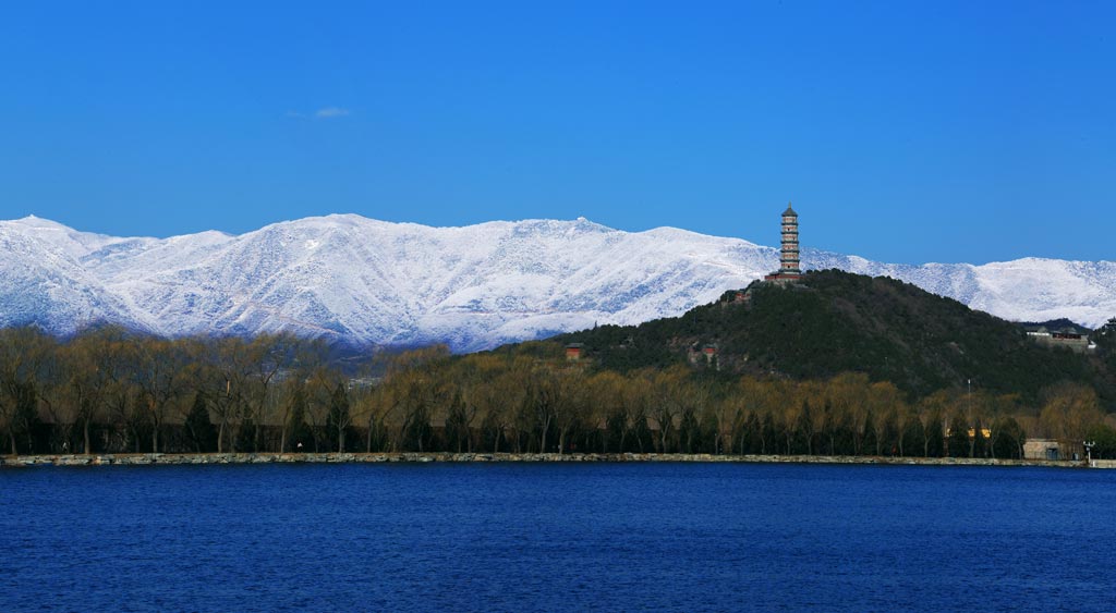 燕京八景之一—西山晴雪（点击放大） 摄影 szf61