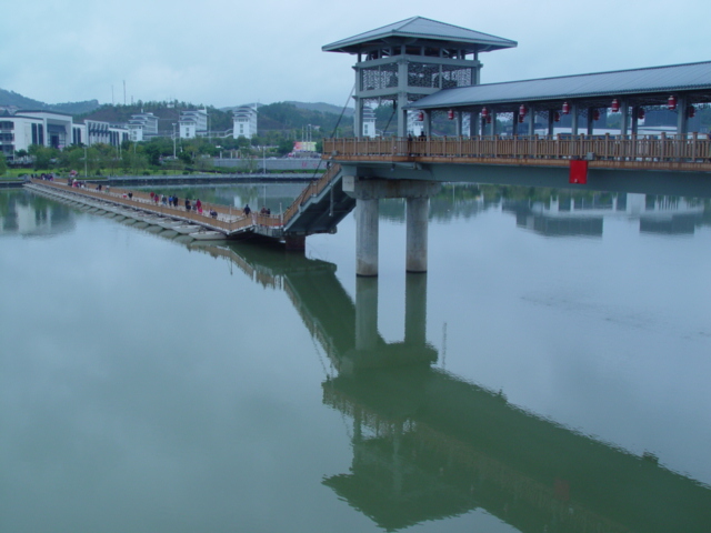 浮桥相映 摄影 红棉