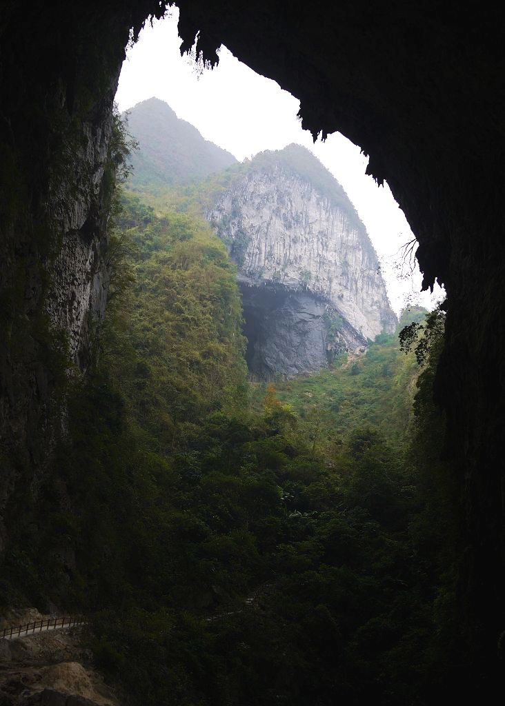 山外有山 洞外有洞 摄影 细草穿沙