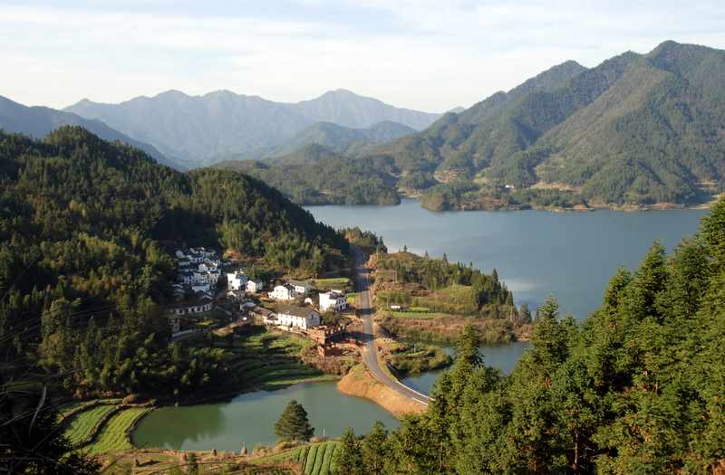 婺源一景.高山平湖 摄影 难得胡涂