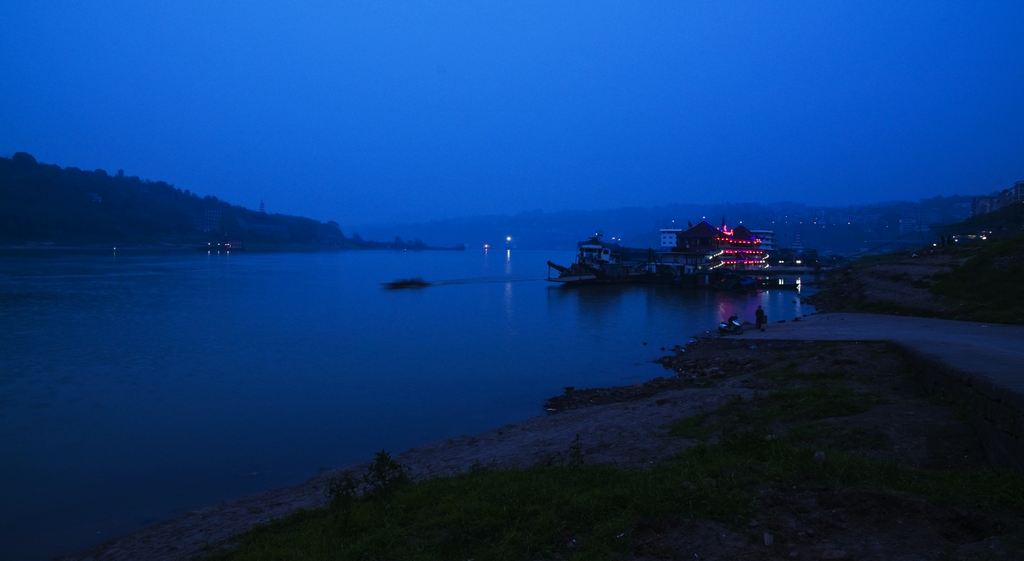 夜幕下的小城码头 摄影 浪士