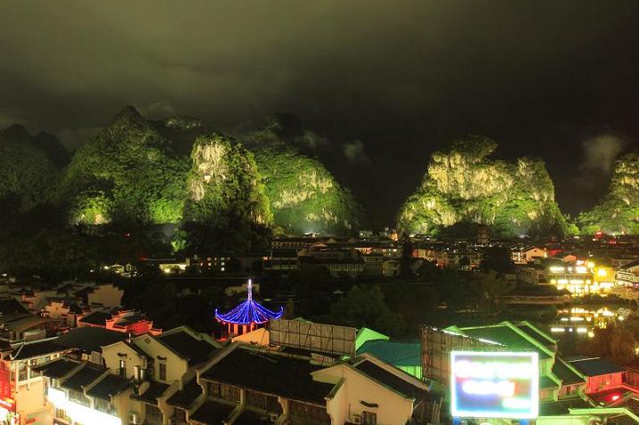 阳塑夜景 摄影 新马崽