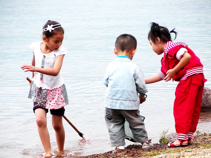 夏日河边——孩子们 摄影 爱兰居士