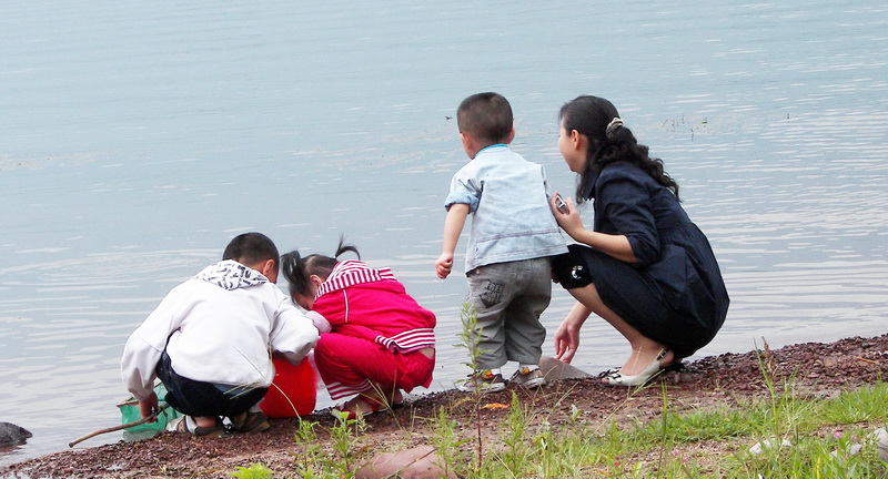 夏日河边——孩子们(2) 摄影 爱兰居士