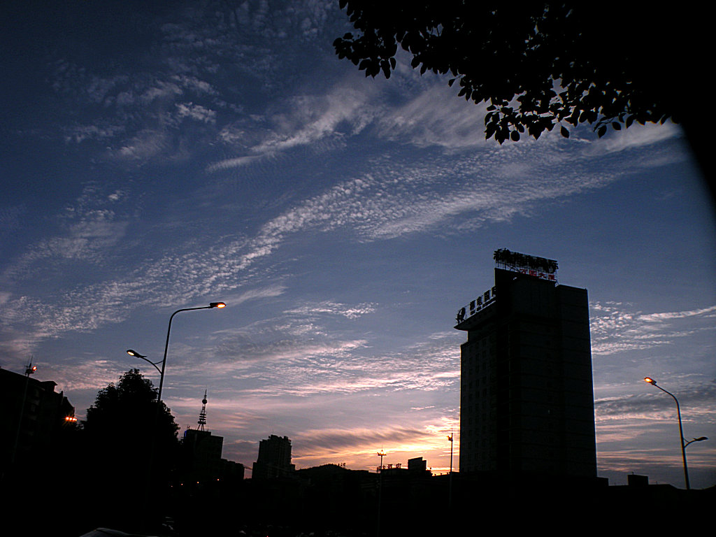 夜幕初临 摄影 盛夏明月