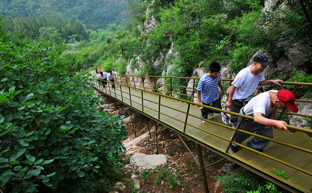 “只要肯登攀”——潭溪山小景4 摄影 水城人