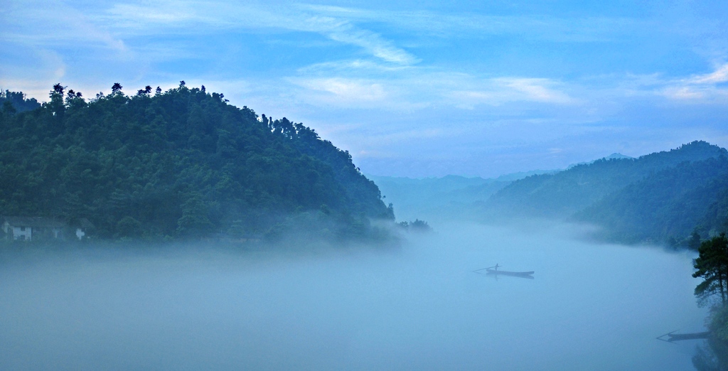 雾里行舟 摄影 山水情未了