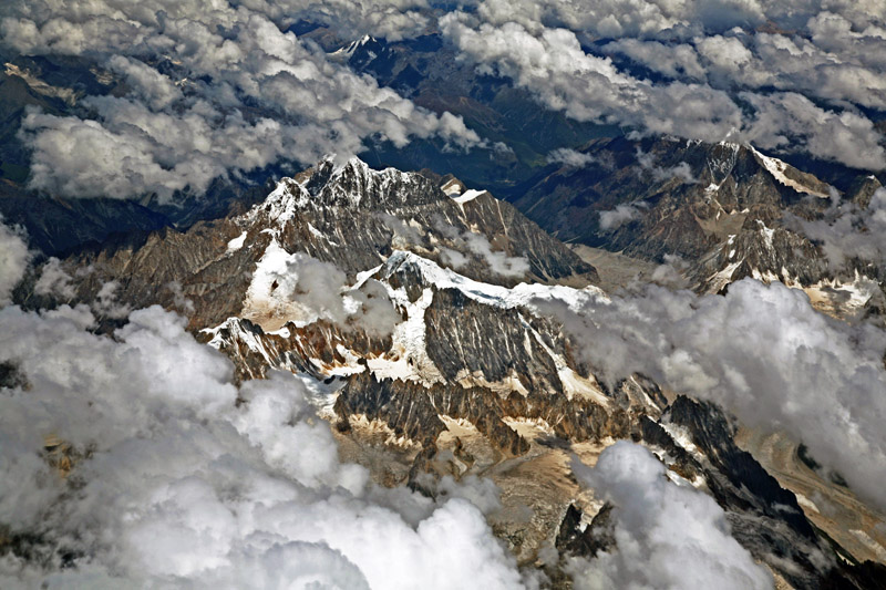 飞跃雪山 摄影 逛世间