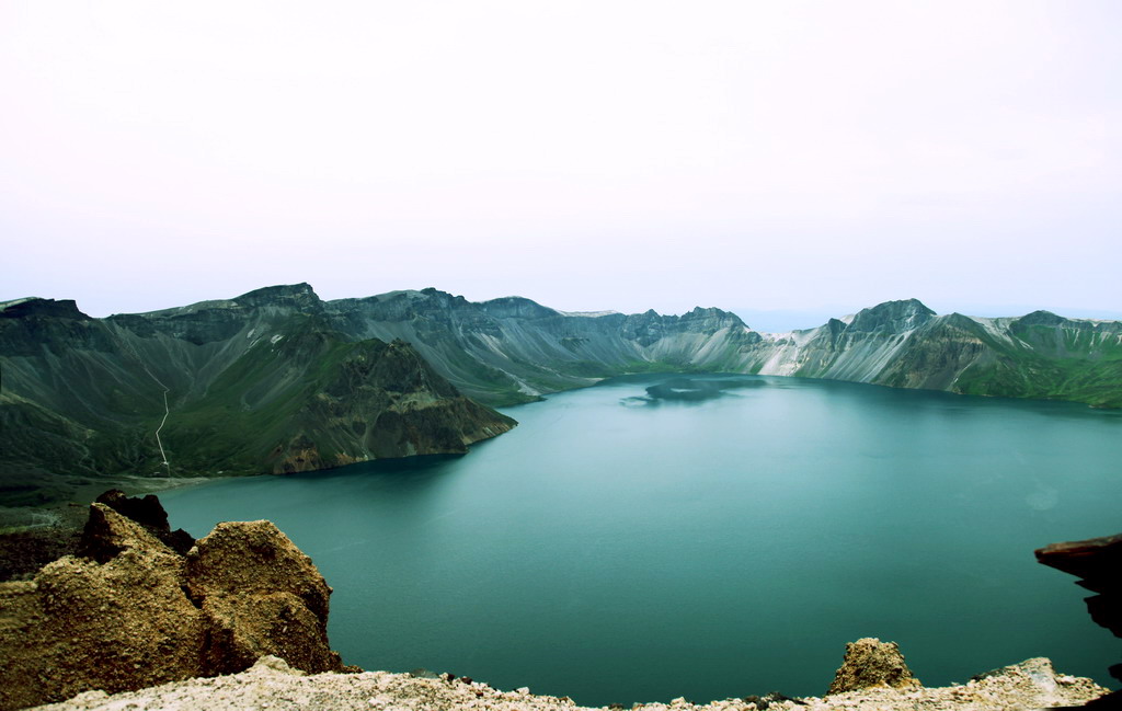 沉睡中的长白山火山口 摄影 柯柯君