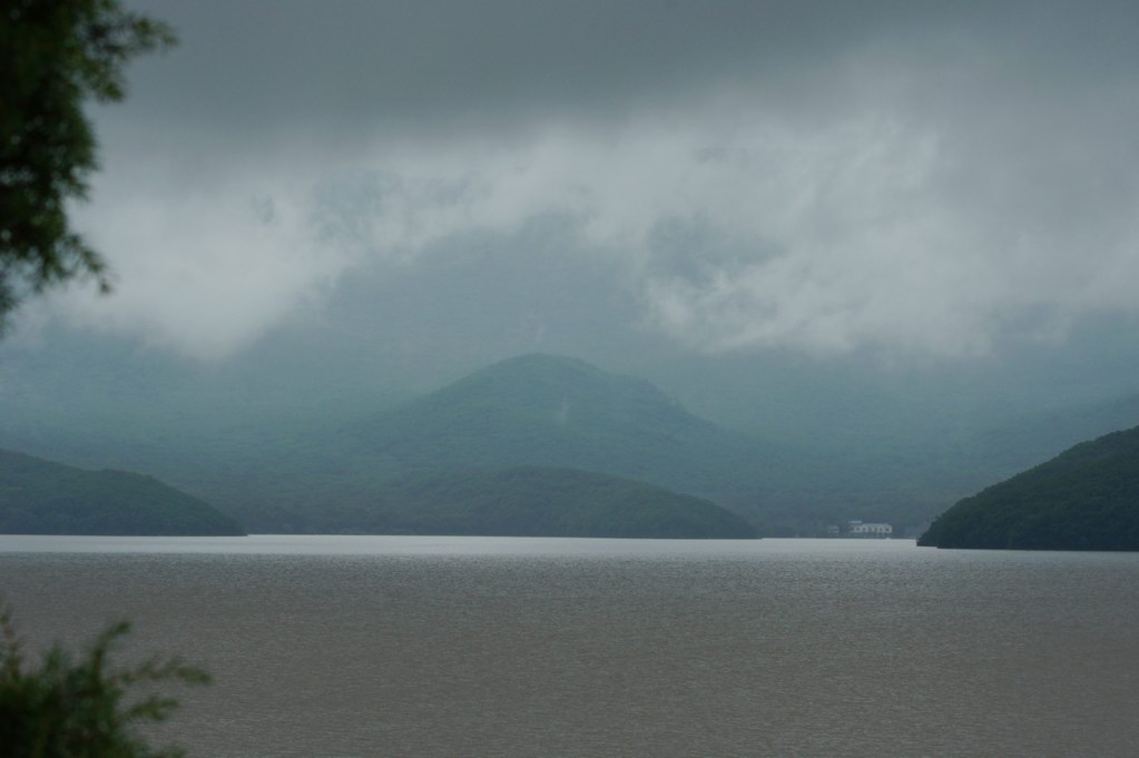 牡丹江镜泊湖晨雨浓云 摄影 mrhe