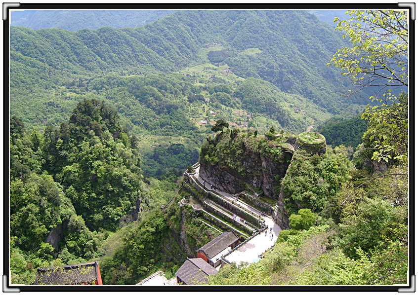 随我一起上武当（十九）一览众山小之一 摄影 云海松涛