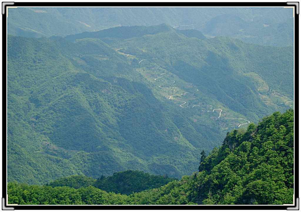 随我一起上武当（二十一）一览众山小之三（点击放大） 摄影 云海松涛