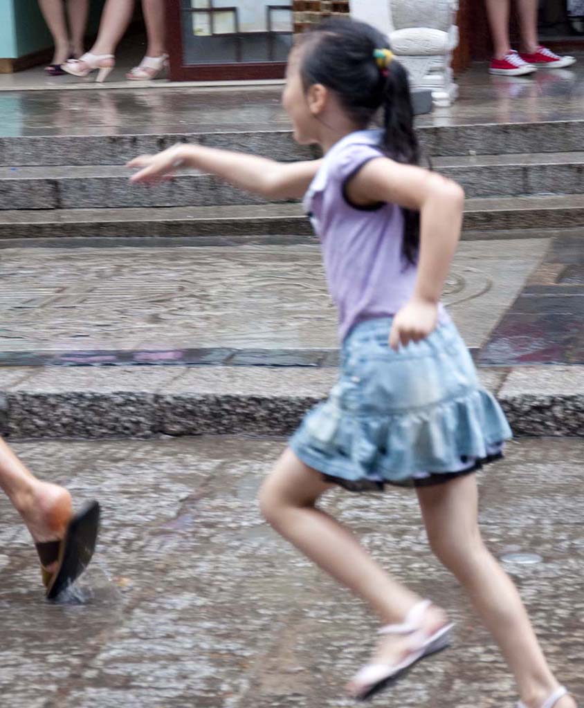 各显神通在雨中3 摄影 毛桂荣