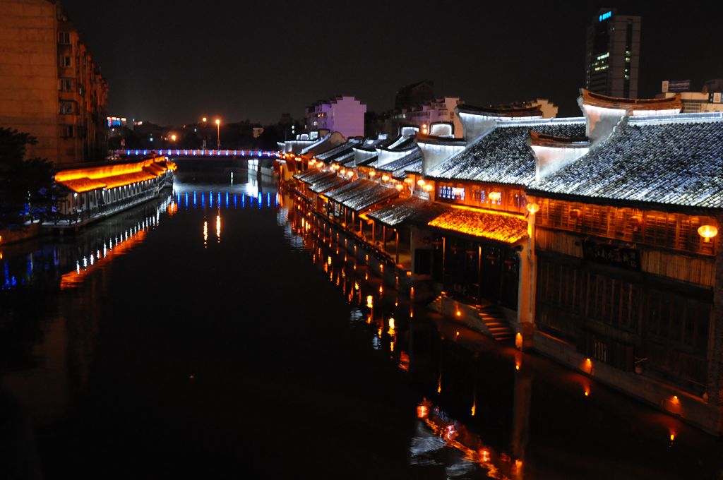 夜色阑珊 摄影 浩特