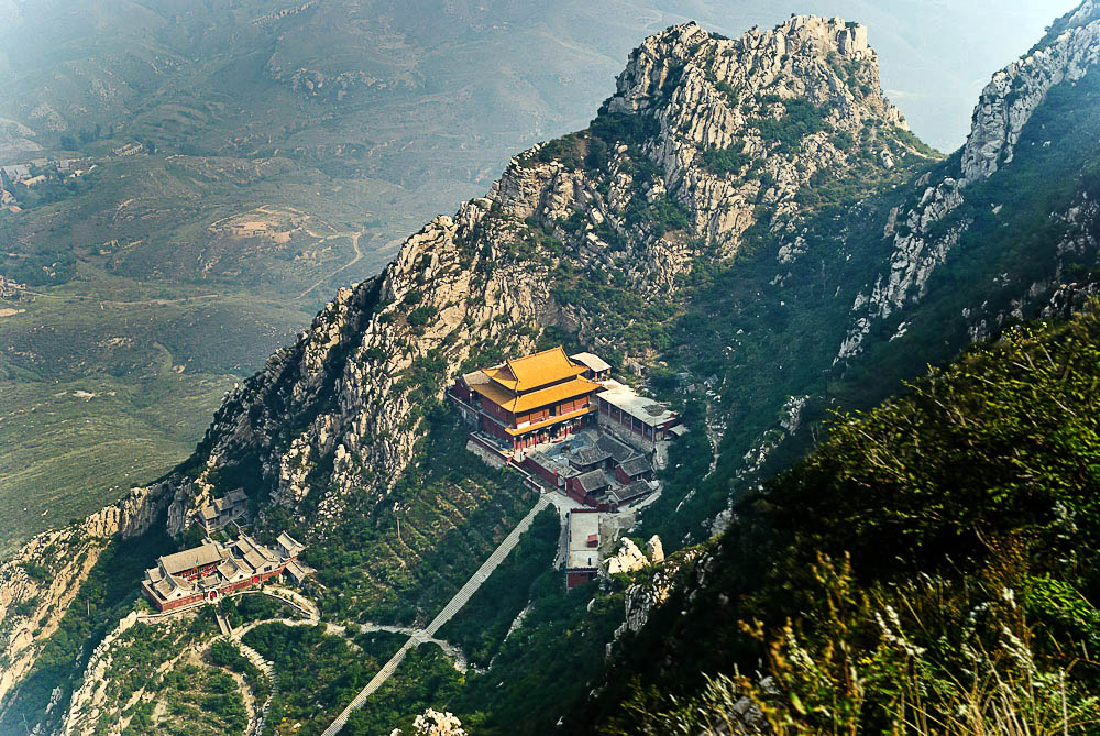 山坳中的古寺 摄影 苗思