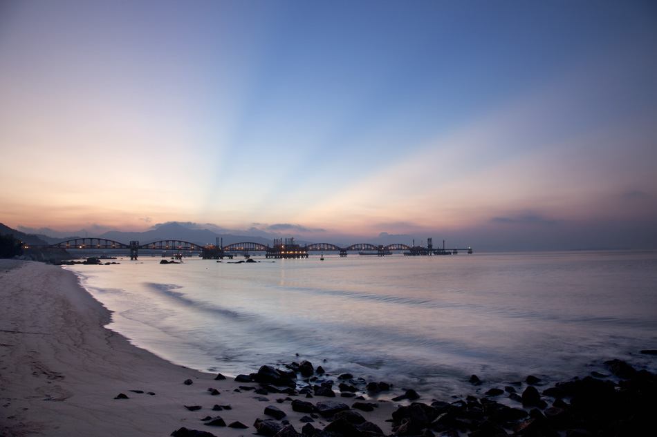 海港晨曦 摄影 美而美