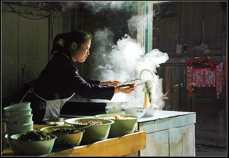 藏乡山村小食店 摄影 酥油茶