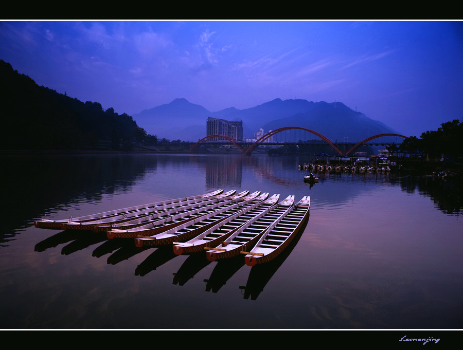 小城的早晨----------新安江 摄影 bushiweiyin