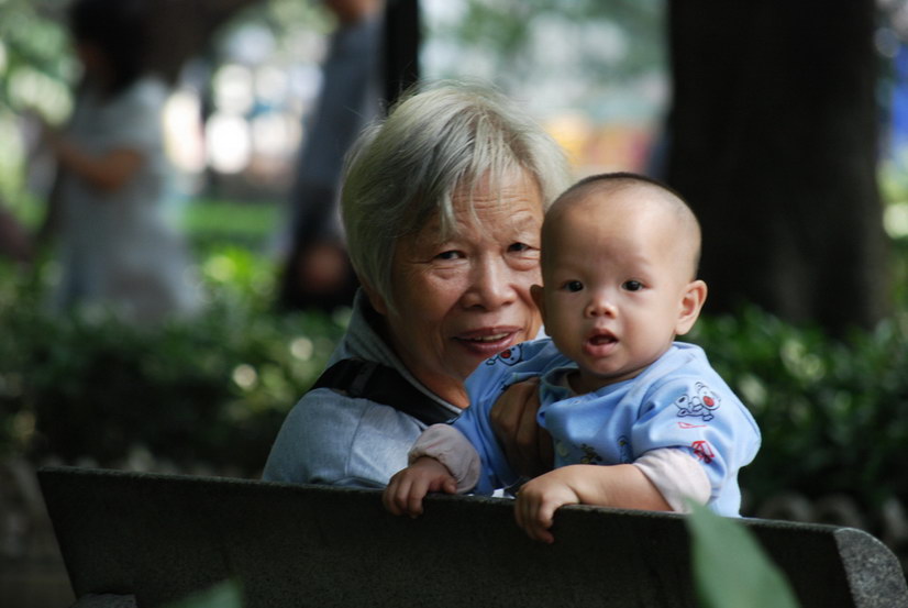 老人与小孩 摄影 小序