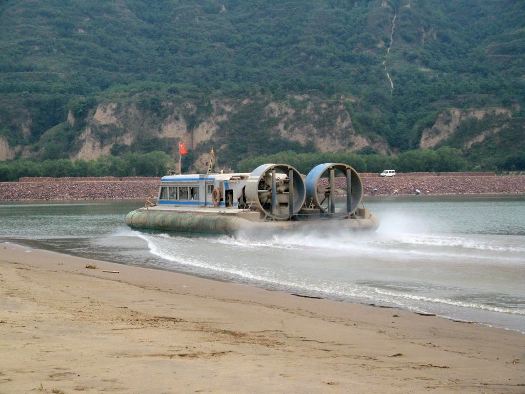 走近河南黄河段—水陆两用游艇 摄影 季雨飞扬