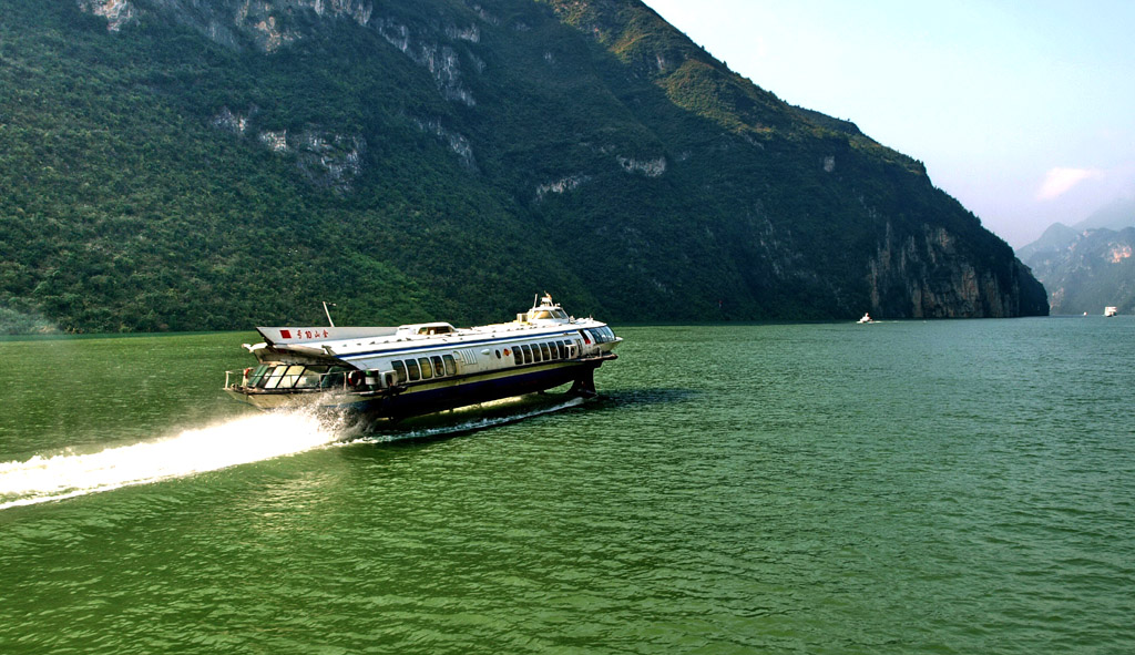 三峡飞舟--三峡水翼船 摄影 泉城古月