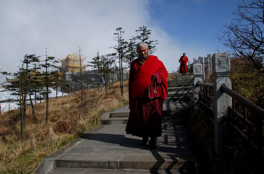 西藏高僧在峨嵋 摄影 云山西河