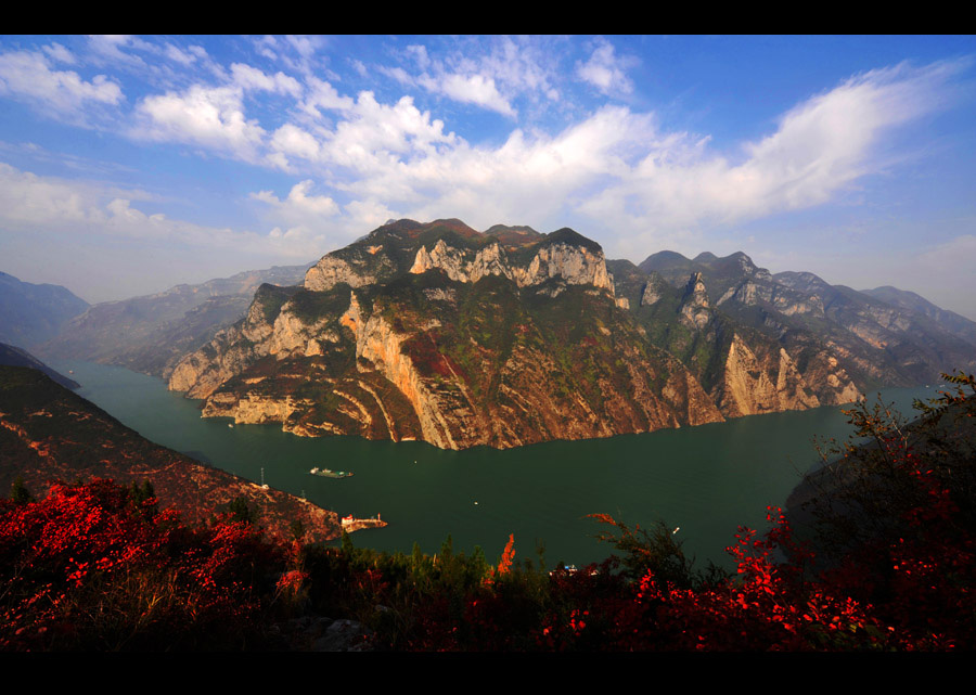 满山红叶时--神女峰 摄影 顺其华缘