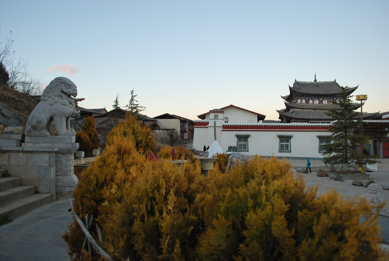 云南香格里拉 - 龟山大佛寺3 摄影 七滨逍遥