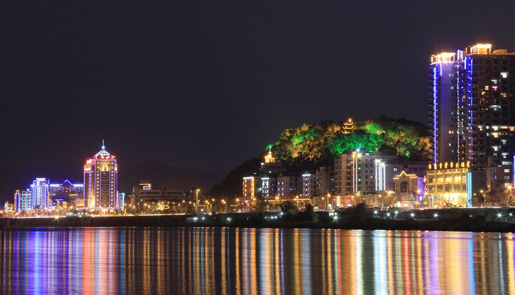 潭城夜景 摄影 郑大山人