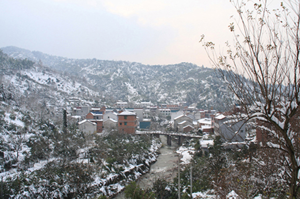 雪中山村 摄影 风光老人